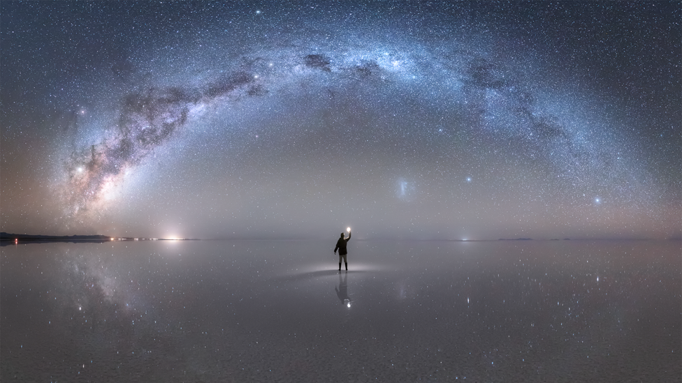 La NASA seleccionó el 22 de octubre como "foto astronómica del día" esta imagen de la Vía Láctea captada por Jheison Huerta en el Salar de Uyuni. Derechos de autor de la imagen© JHEISON HUERTA