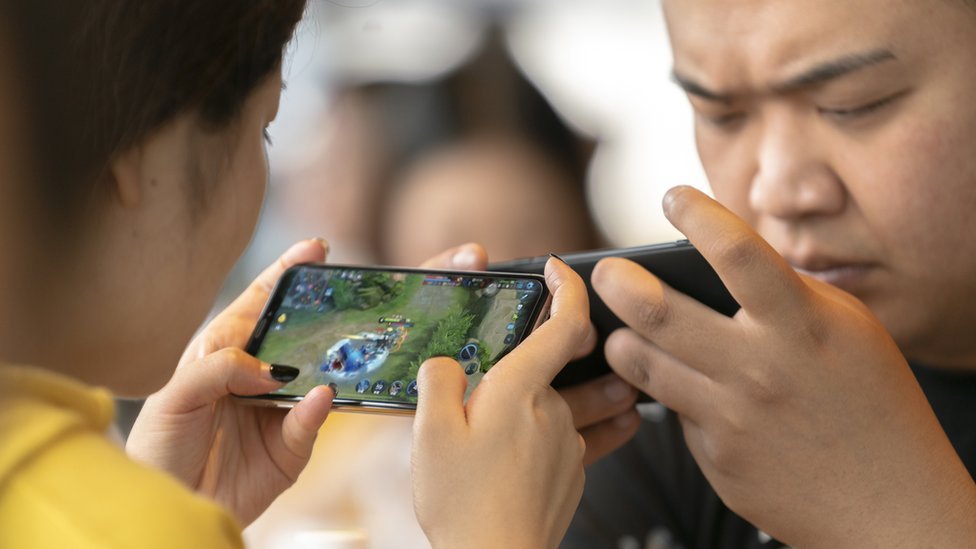 China comenzó a regular la industria de videojuegos para mitigar el aumento de la miopía en los niños. (Foto Prensa Libre: Getty Images)
