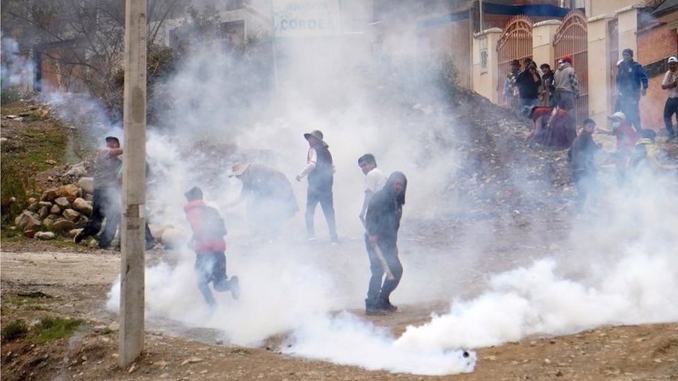Los partidarios de Evo Morales tuvieron numerosos choques con la policía en La Paz. GETTY IMAGES
