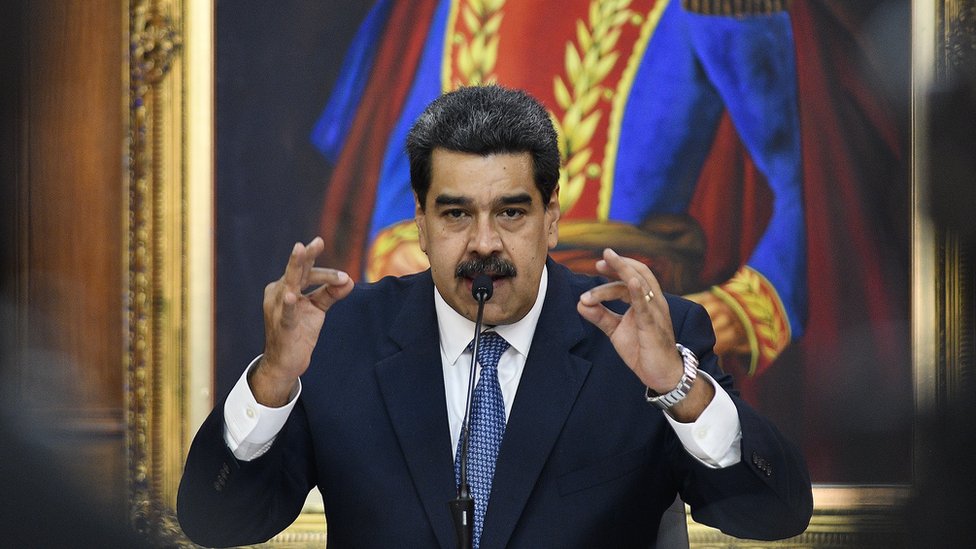 La declaración de Maduro sorprendió porque antes se había mostrado contrario al dólar. (Foto Prensa Libre: Getty Images)