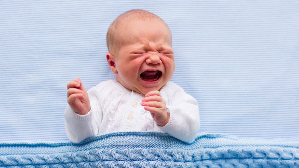Escuchar a tu bebé llorar sin descanso puede ser una experiencia angustiante. (Foto Prensa Libre: Getty Images)