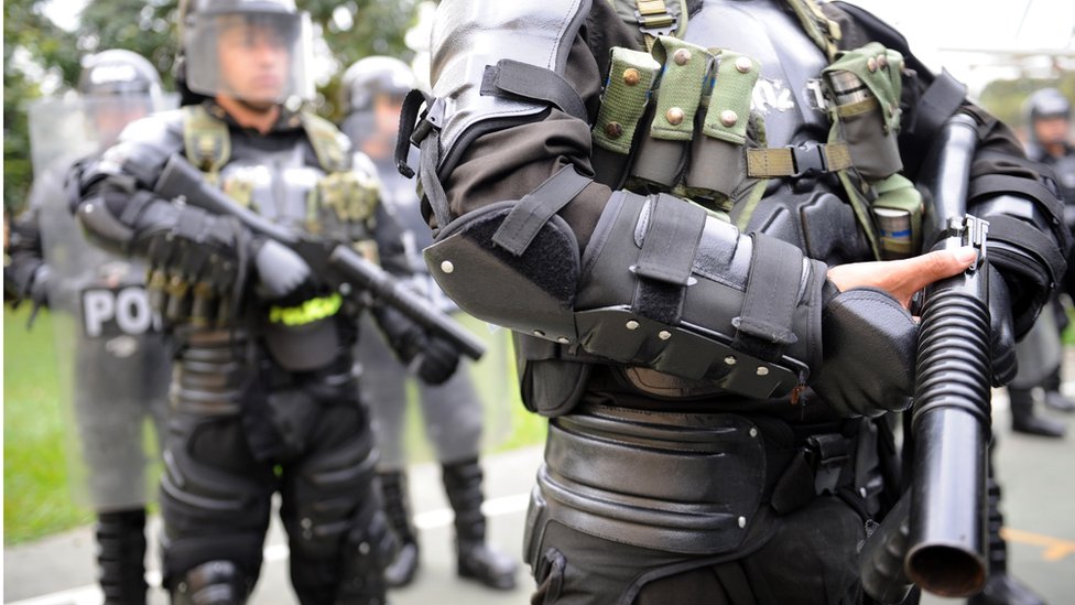 La diferencia entre el Esmad y otros cuerpos antidisturbios es que Colombia vivió un conflicto armado de 60 años en el que las fuerzas de seguridad estaban exclusivamente entrenadas para enfrentar a la guerrillas. Foto: AFP