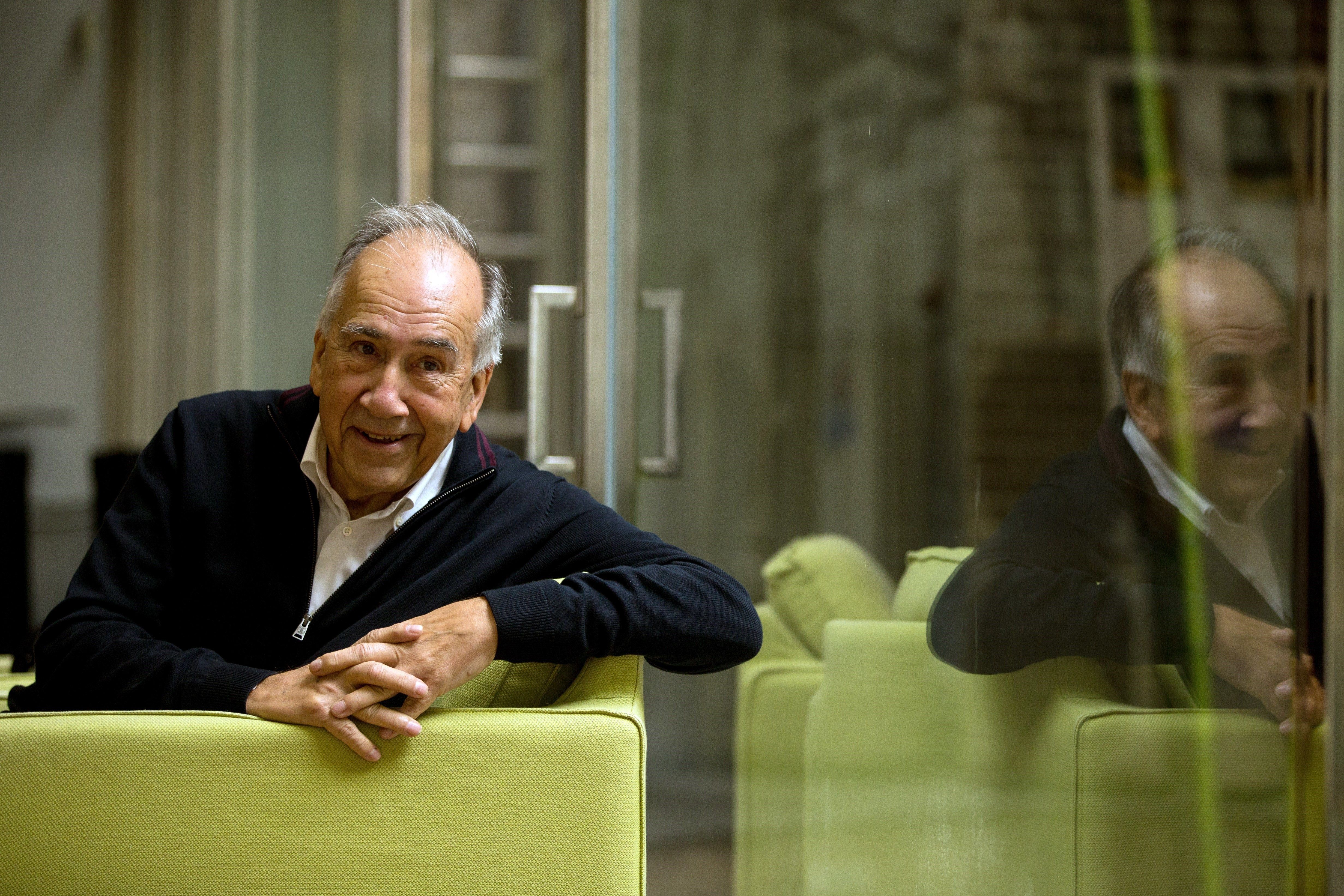 El poeta Joan Margarit ha sido galardonado con el Premio Cervantes 2019, el máximo reconocimiento de las letras en español. (Foto Prensa Libre: EFE)