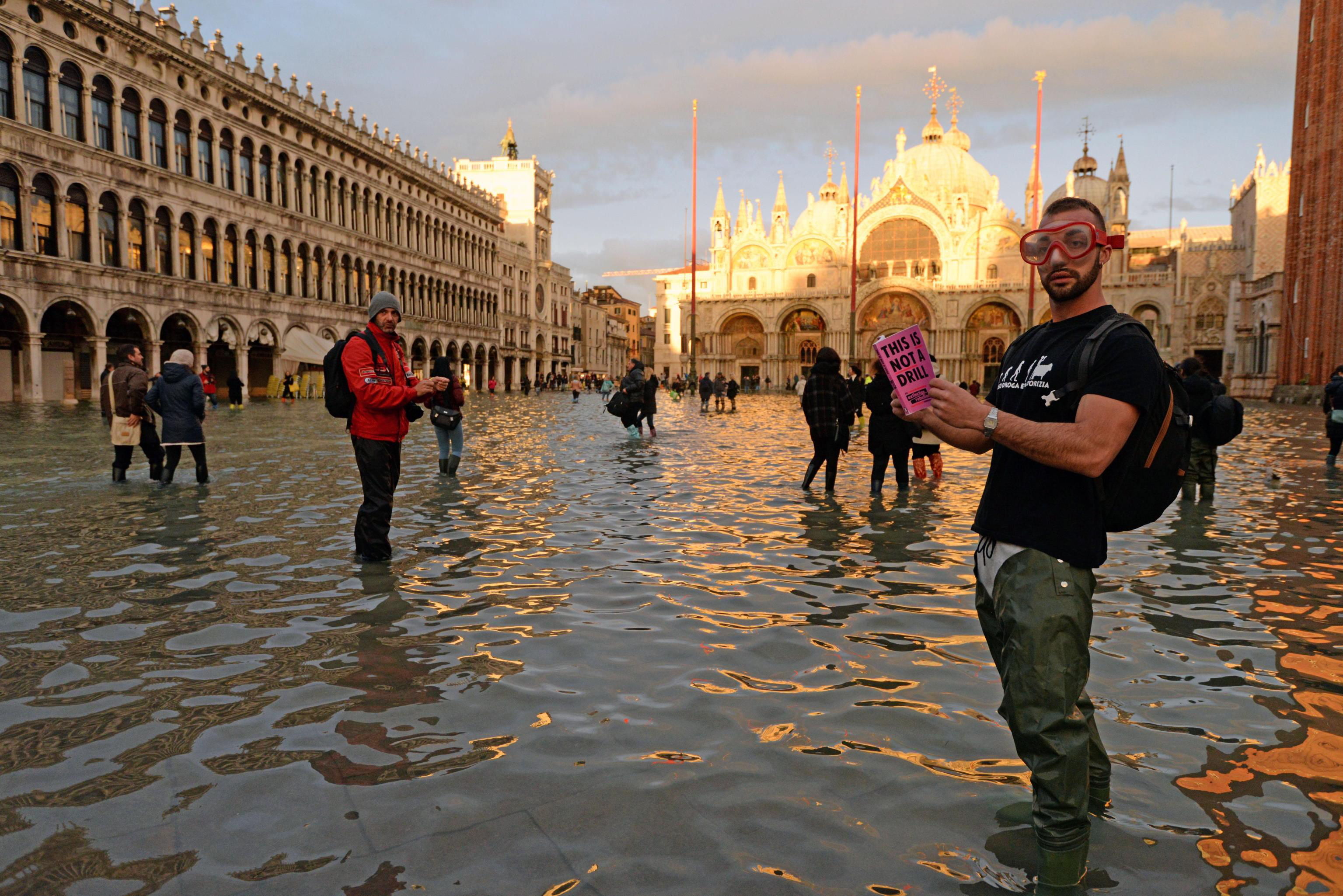 Hay otras dos ciudades en riesgo por el aumento del agua en Venecia. (Foto Prensa Libre EFE)