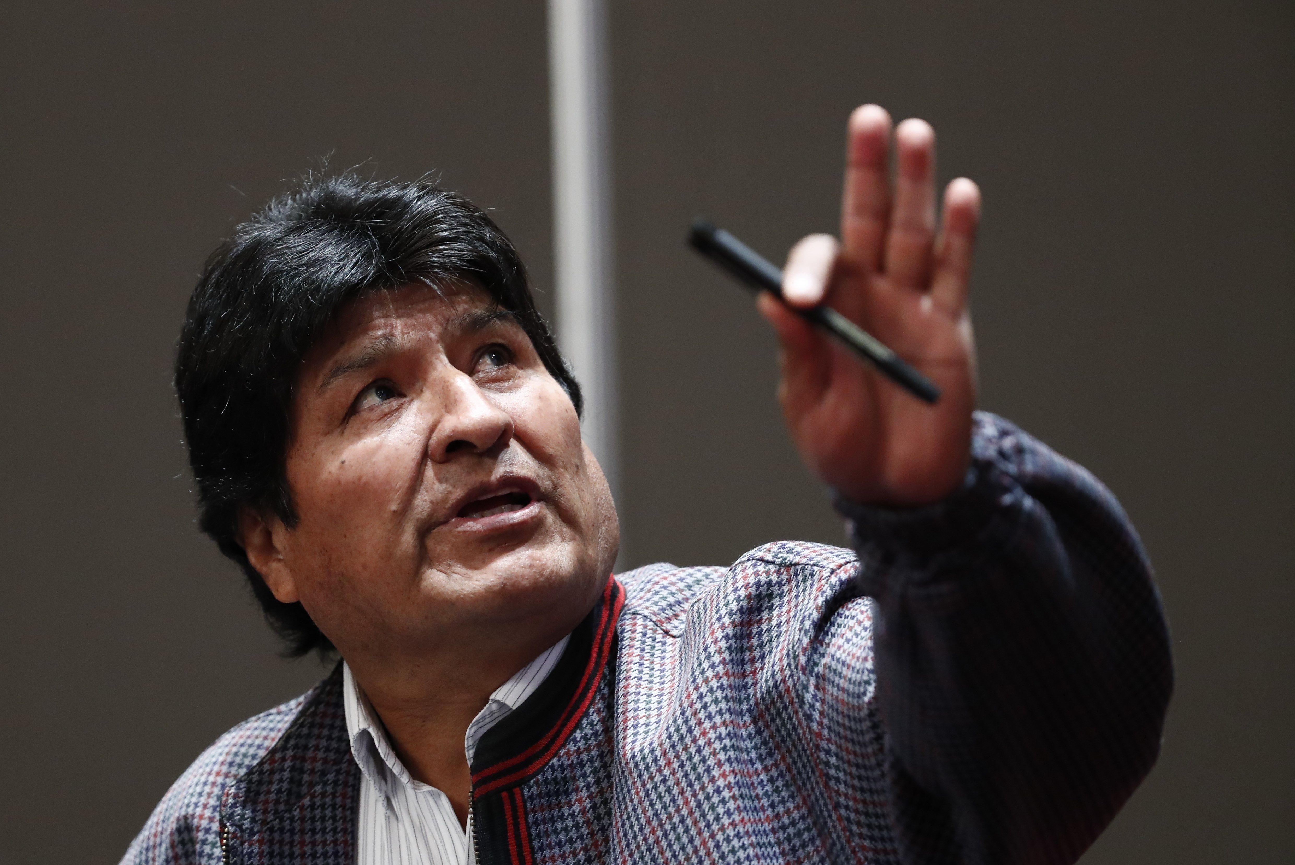 Los hijos de Evo Morales aún permanecían en Bolivia, pero este sábado salieron rumbo a Argentina. (Foto Prensa Libre: EFE)