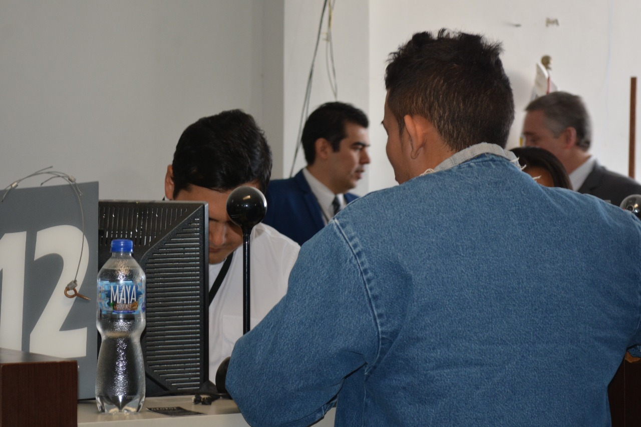 Edwin José Ardón Montoya rechazó permanecer en Guatemala para buscar asilo en Estados Unidos, pidió regresar a su natal Honduras.  (Foto Prensa Libre: Migración)