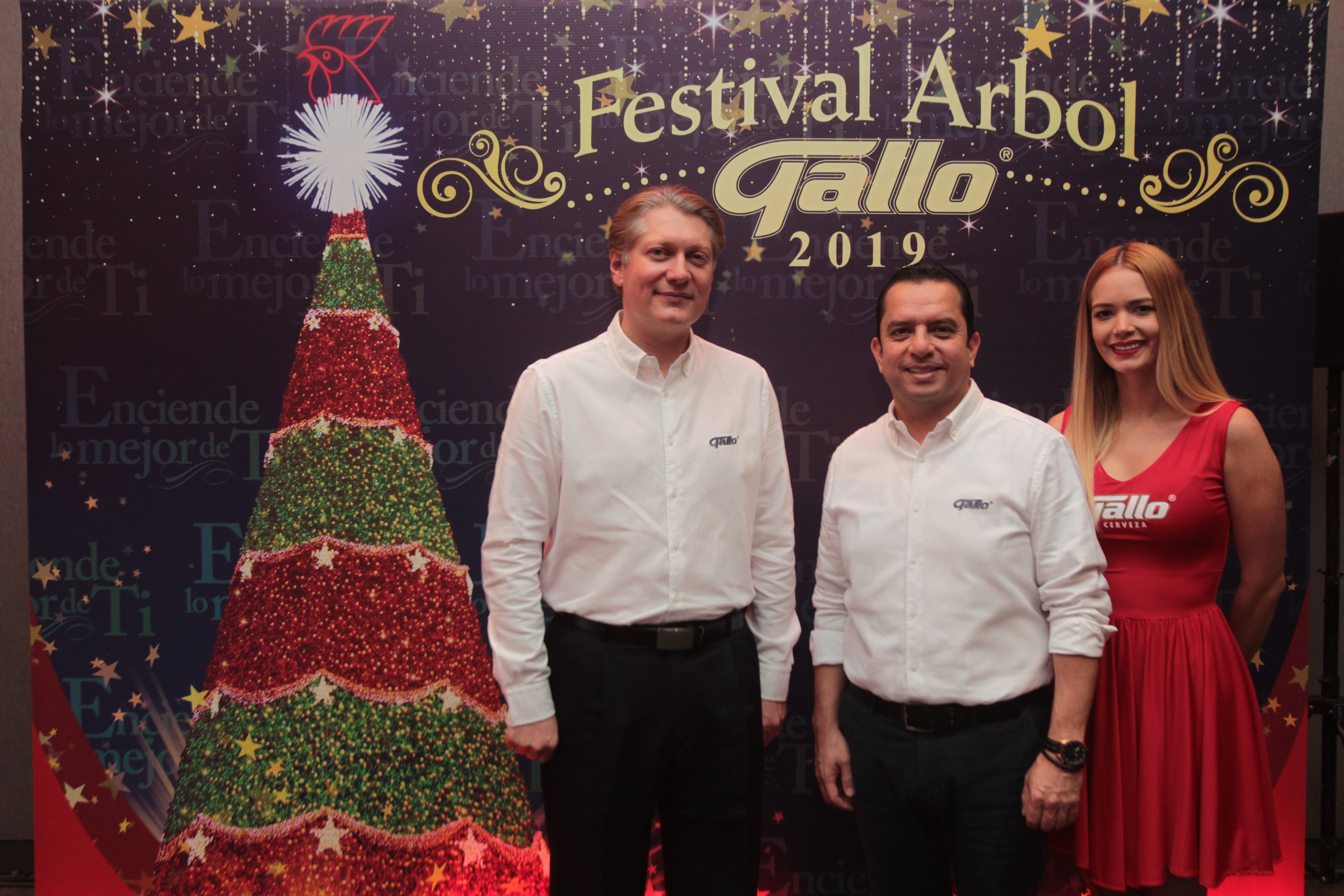 Desde hace 34 años, el Festival Árbol Gallo inaugura la temporada navideña. (Foto Prensa Libre: Norvin Mendoza)