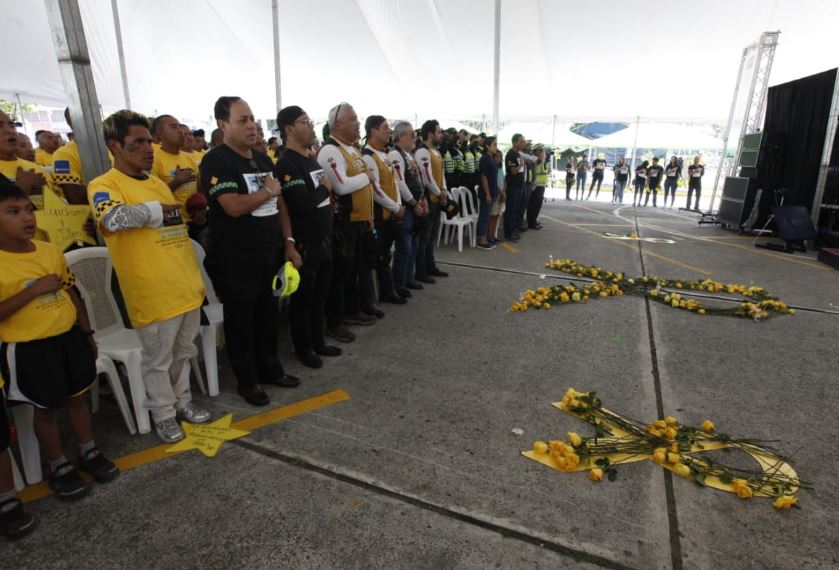 Luego de marcha recuerda a víctimas de hechos de tránsito en Guatemala. (Foto Prensa Libre: Noé Medina).