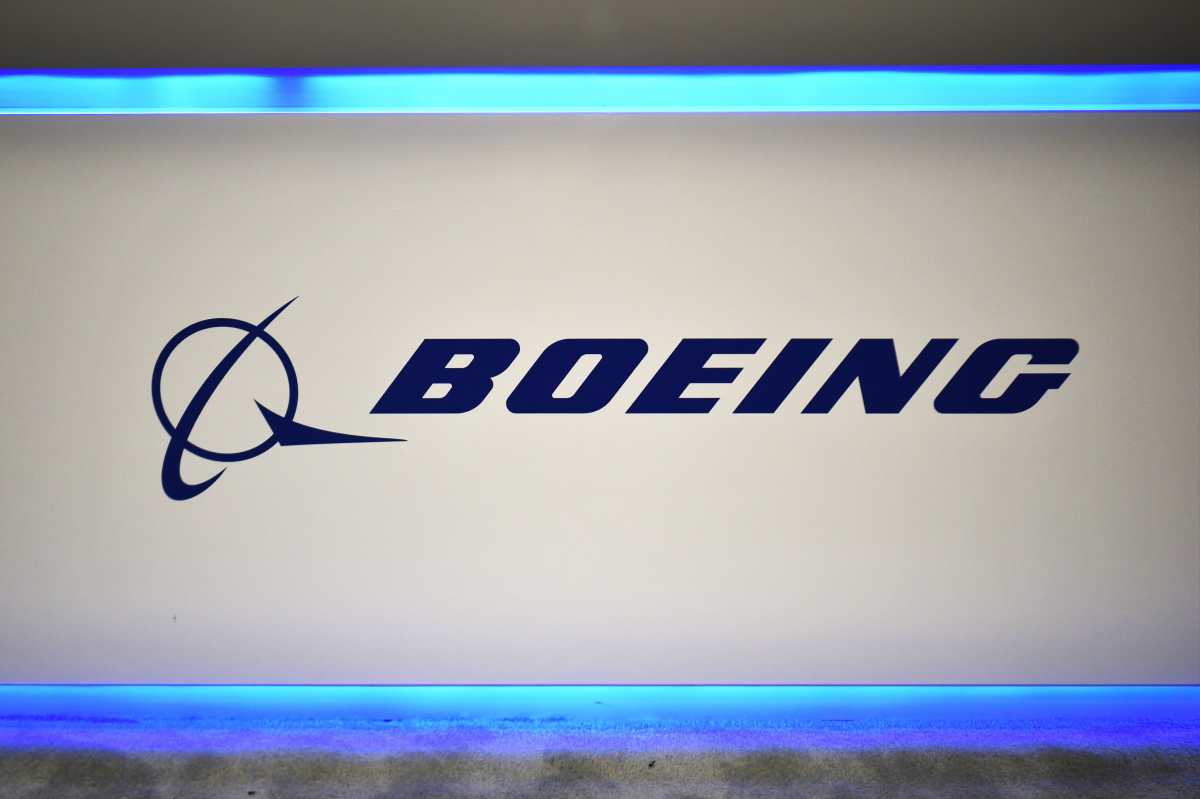 Boeing espera poder reanudar el funcionamiento comercial del 737 MAX en enero de 2020