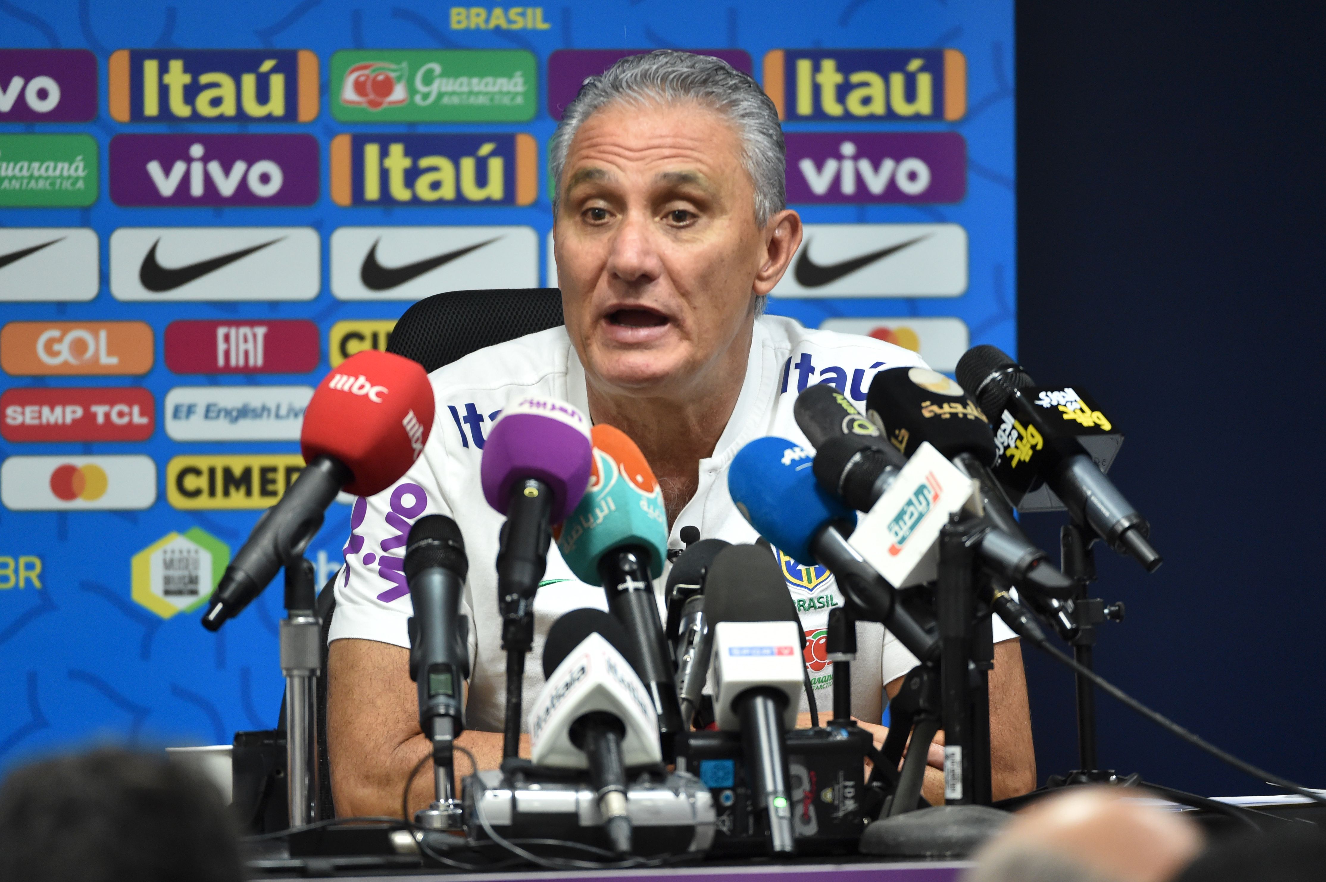 Tite, técnico de la Selección de Brasil, en conferencia de prensa. (Foto Prensa Libre: AFP)