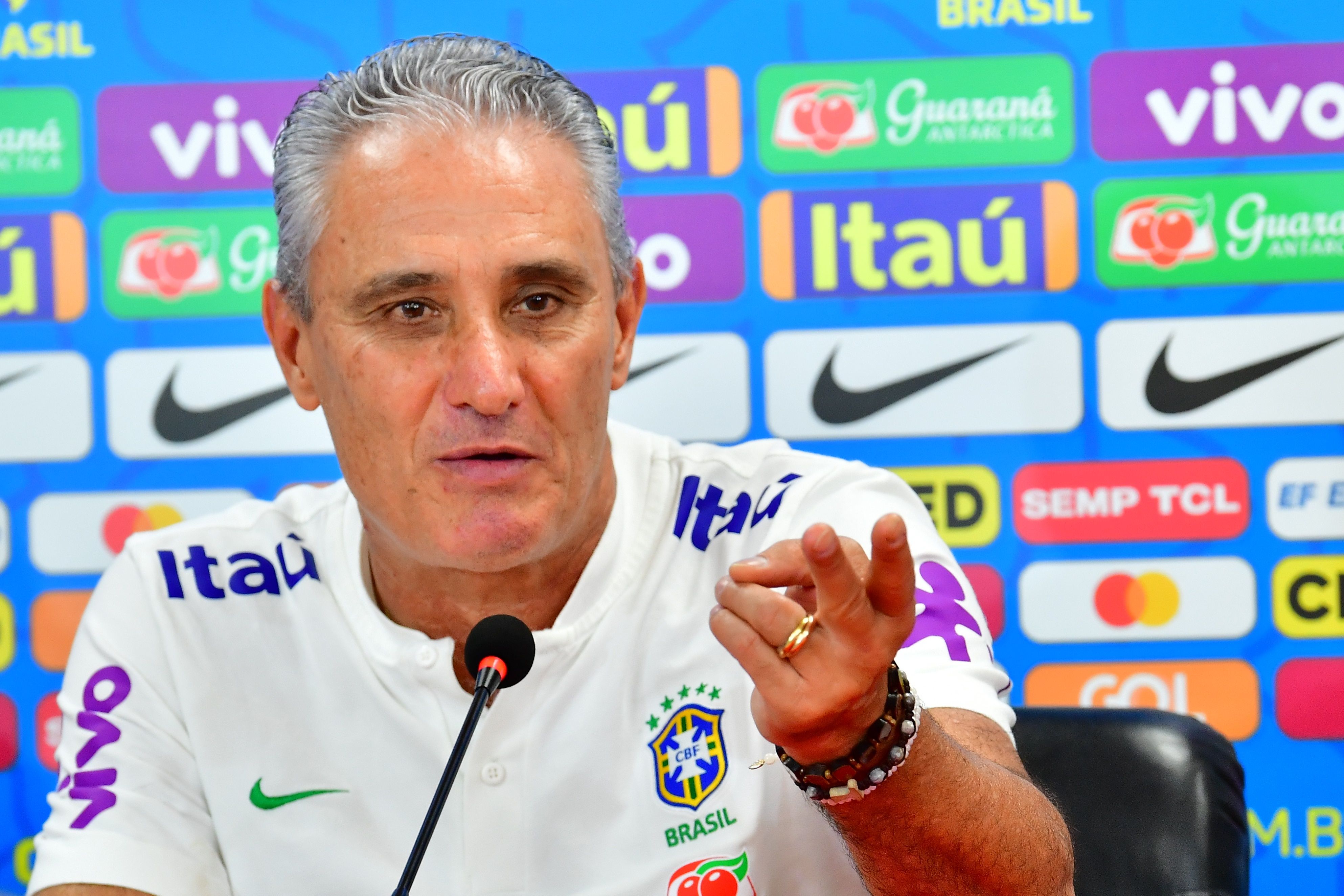 Tite, entrenador de la Selección de Brasl toma con calma las críticas por  Rodrygo. (Foto Prensa Libre: AFP) 