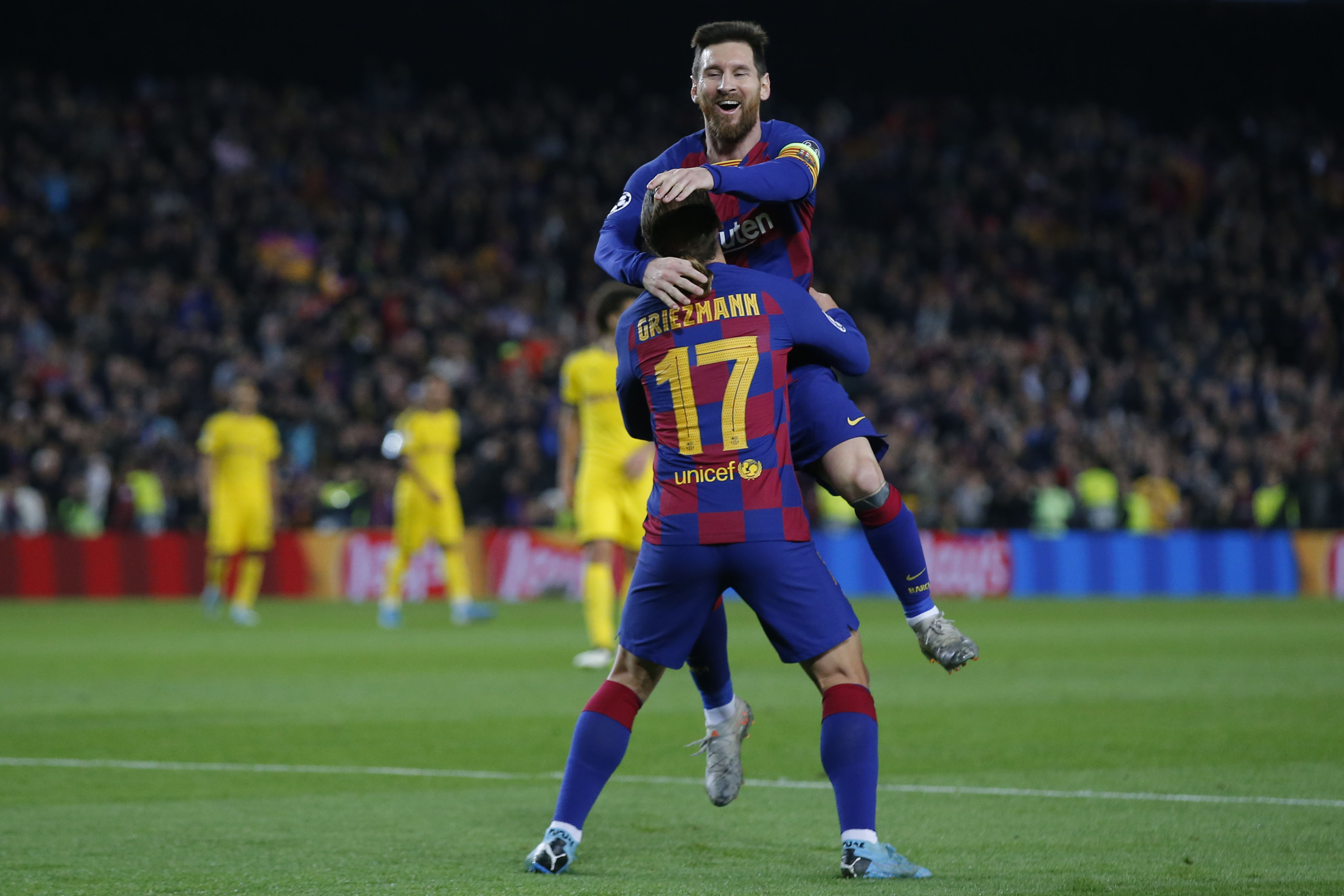 Lionel Messi festeja en el Camp Nou, contra el Dortmund. (Foto Prensa Libre: AFP)