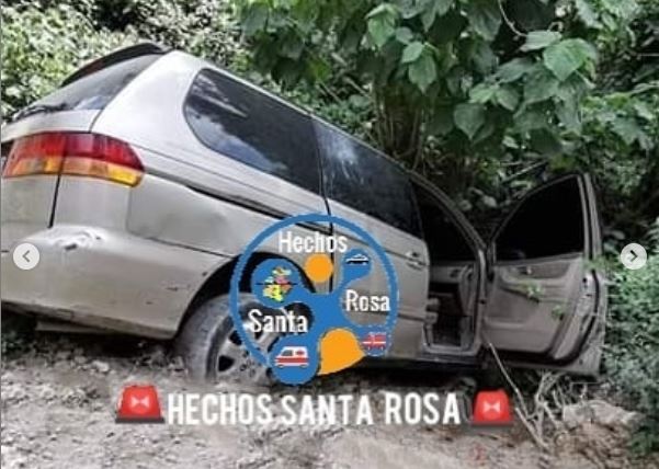 Camioneta localizada junto a los tres cadáveres en la ruta a Mataquescuintla. (Foto Prensa Libre: Hechos Santa Rosa).