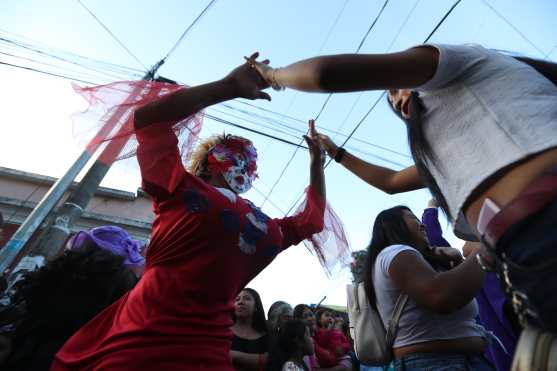Parte de lo que se califica en el Convite es la coreografía de los grupos. Foto Prensa Libre: Óscar Rivas