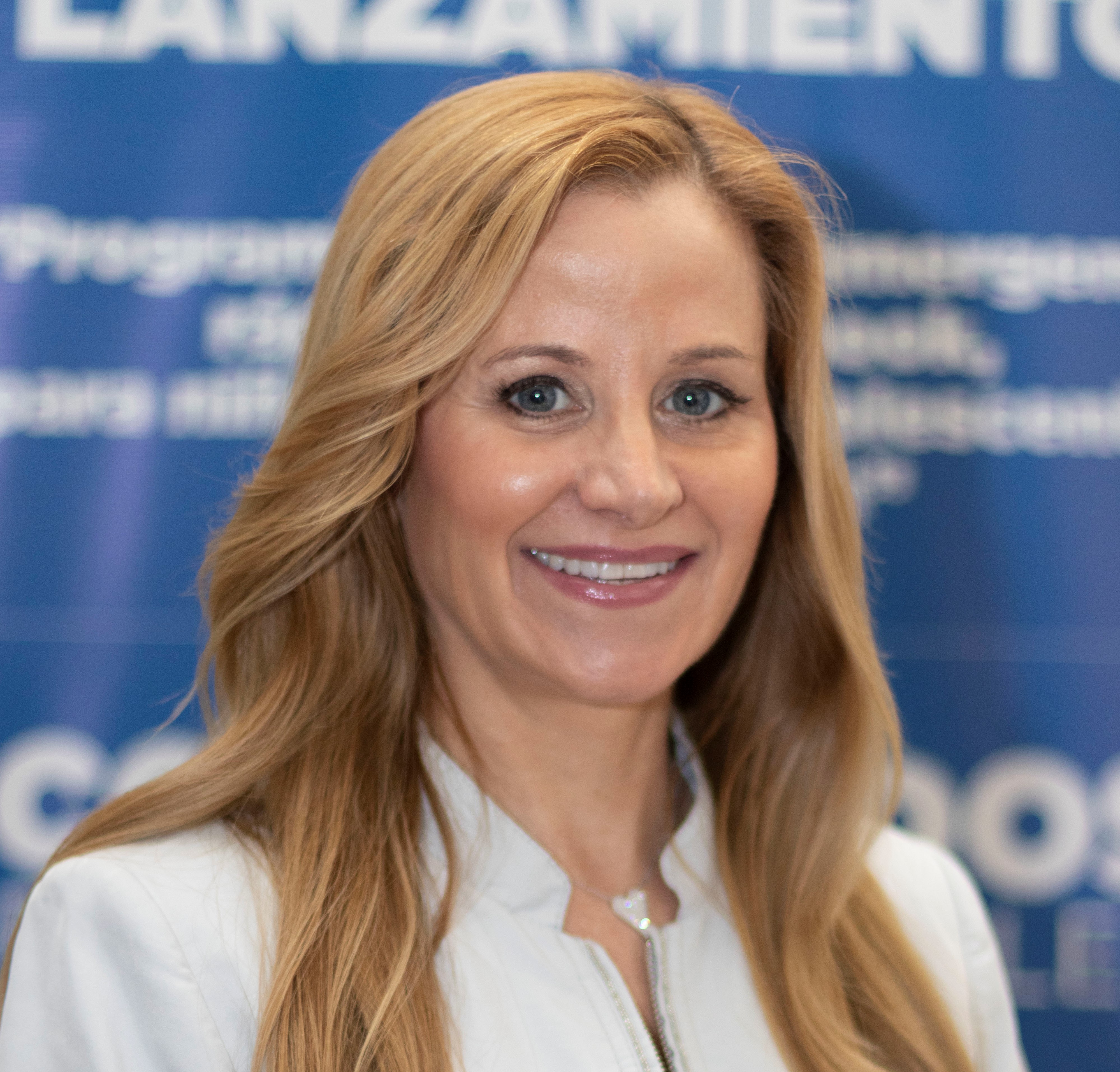 Emly Vacher es directora de Confianza y Seguridad de Facebook, ella llegó al país para concretar la alianza entre la red social y la PGN. (Foto Prensa Libre: Cortesía PGN)