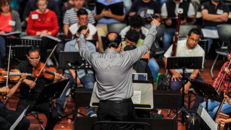 Más de cien músicos estarán bajo la dirección del maestro Heber Morales. (Foto Prensa Libre: Juan Diego González).