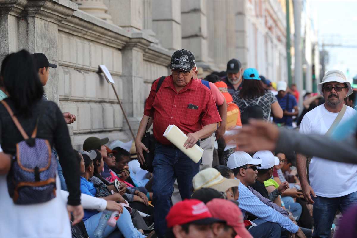 Joviel Acevedo: Qué ha obtenido con las manifestaciones y cómo ha presionado a los presidentes en su último año de gobierno