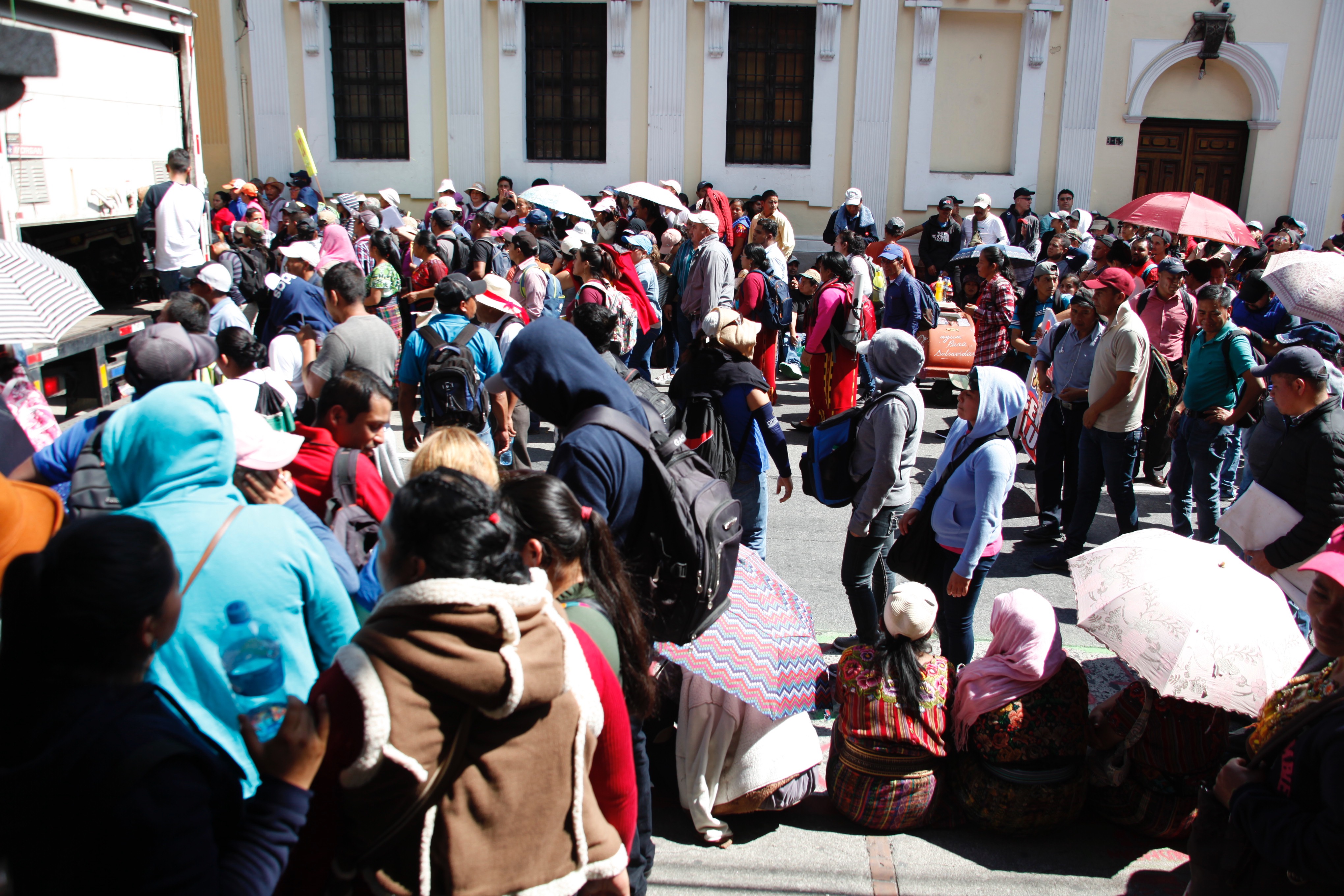 Las nuevas autoridades deberán de ajustar el presupuesto para el Ministerio de Educación en 2020 y cumplir con el incremento salarial del 5%, que podría representar unos Q800 millones. (Foto Prensa Libre: Noe Medina)