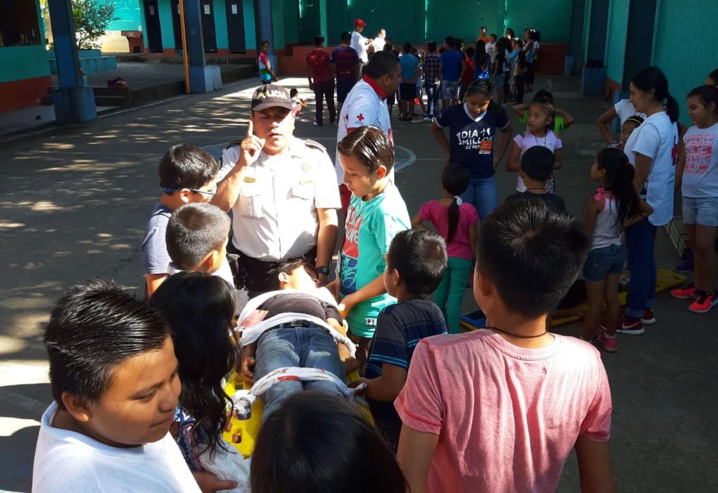 La Policía Nacional Civil implementó  en Retalhuleu un curso de vacaciones para niños. (Foto Prensa Libre: Rolando Miranda)