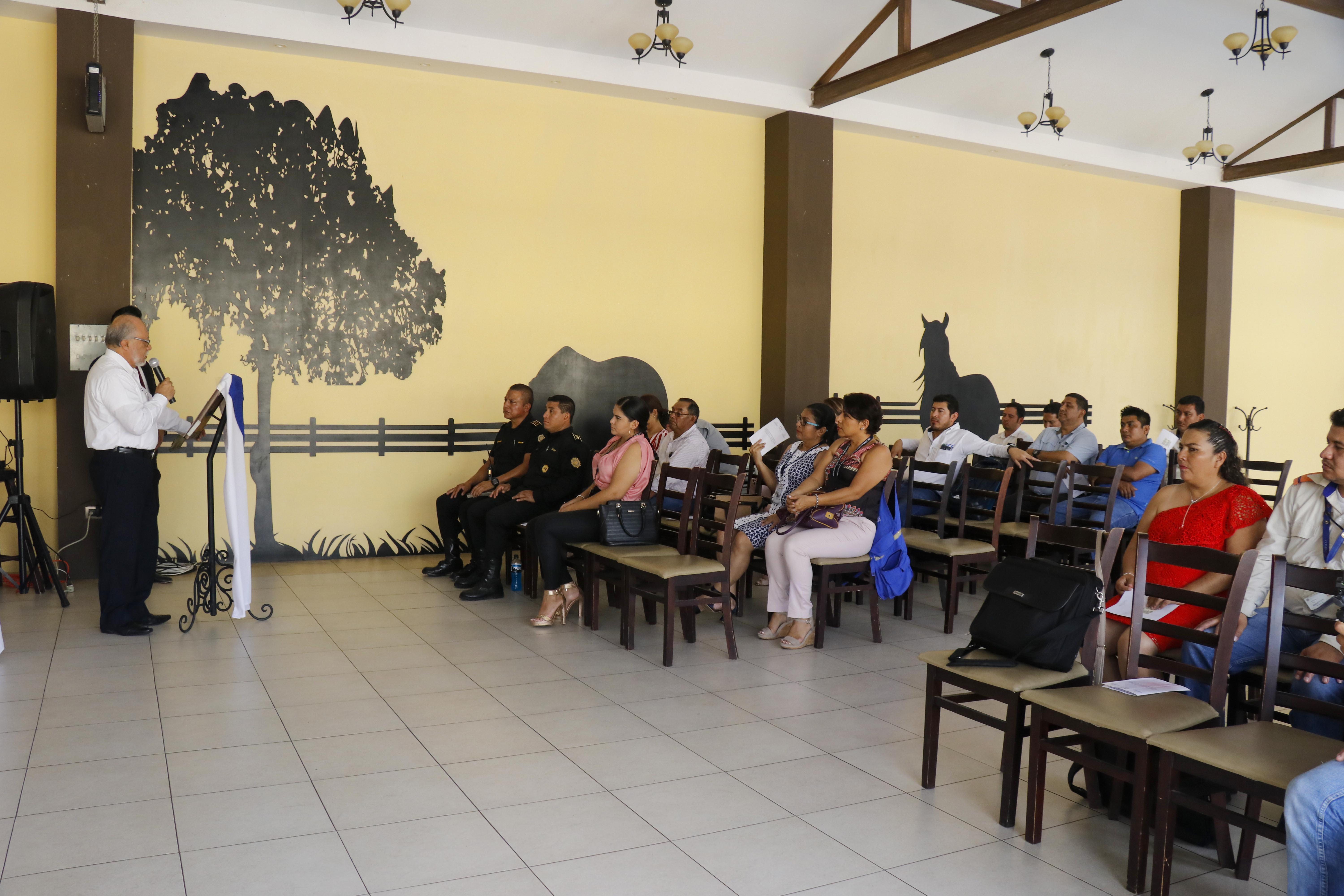 La Comisión Presidencial de Diálogo presentó en Retalhuleu la Estrategia Departamental de Atención a la Conflictividad. (Foto Prensa Libre: Rolando Miranda)