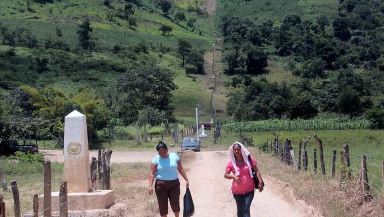 En los puntos ciegos entre la frontera de México y Guatemala no existe presencia de autoridades, lo que facilita el ingreso y salida de personas a ambos países. (Foto Prensa Libre: Mike Castillo)