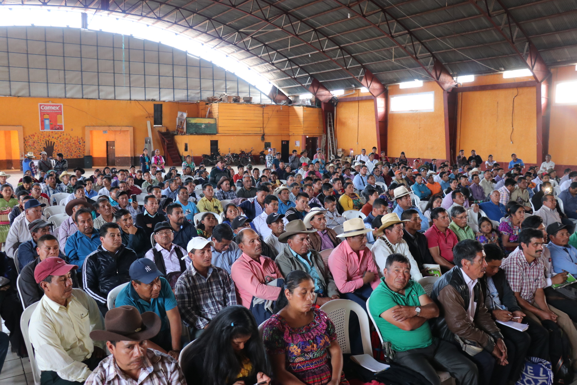 Representantes de iglesias evangélicas de Quiché se reunieron con delegados del Ministerio de Ambiente y Recursos Naturales.(Foto Prensa Libre: Héctor Cordero)