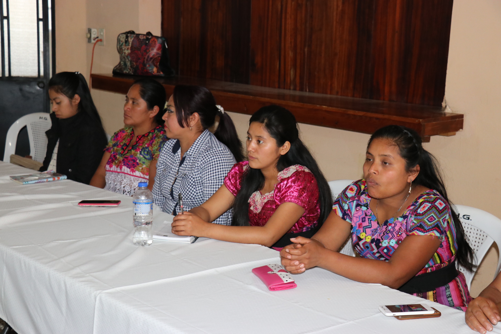 Organizaciones de mujeres expresaron su preocupación por el aumento de casos de violencia contra la mujer en Quiché. (Foto Prensa Libre: Héctor Cordero)