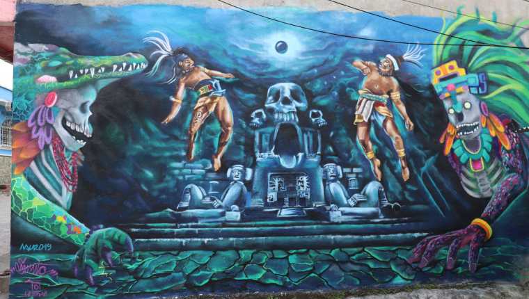 Colectivo Finito Arts y colegas ganó el cuarto concurso nacional de murales Tzamyac efectuado en Samayac Suchitepéquez. (Foto Prensa Libre: Marvin Tunchez) 