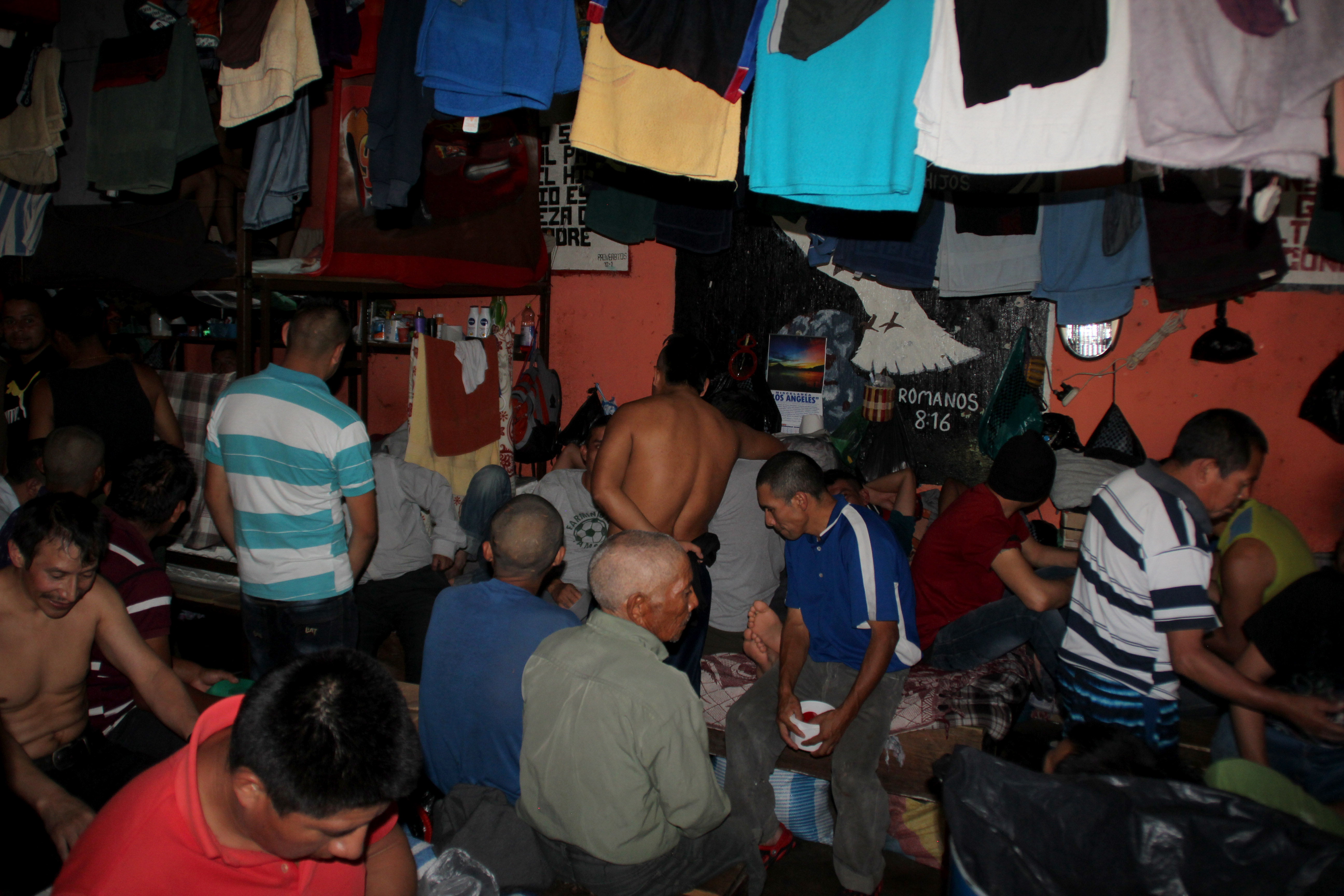 La cárcel preventiva de Huehuetenango luce saturada todos los días. Foto Prensa Libre: Mike Castillo)