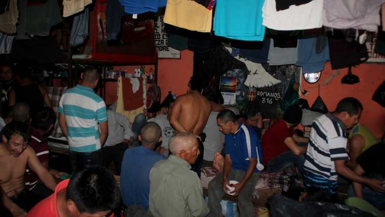 La cárcel preventiva de Huehuetenango luce saturada todos los días. Foto Prensa Libre: Mike Castillo)