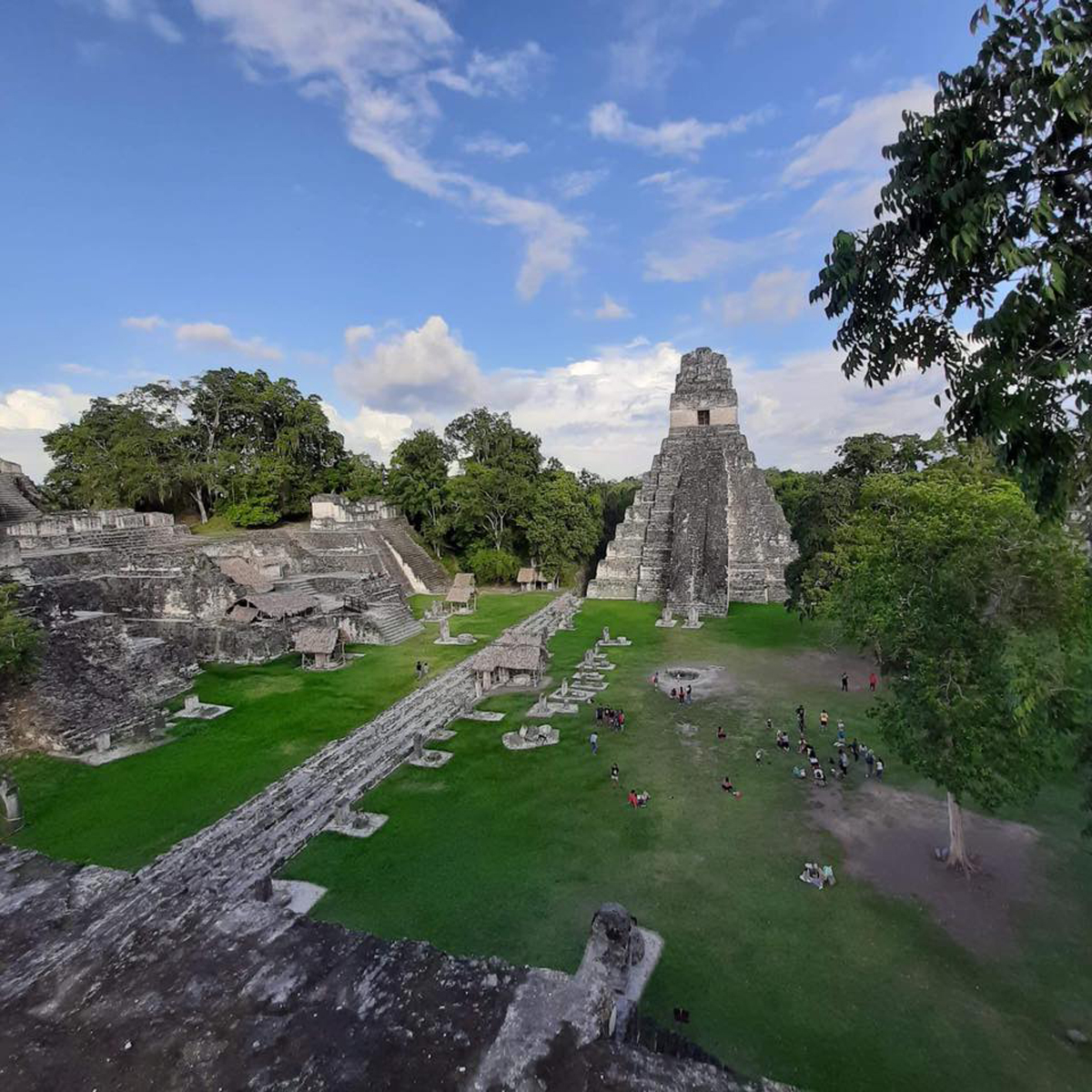 A partir del 31 de diciembre próximo entra en vigencia la prohibición del uso de plástico de un solo uso y duroport en el Parque Nacional Tikal. (Foto Prensa Libre: Dony Stewart)