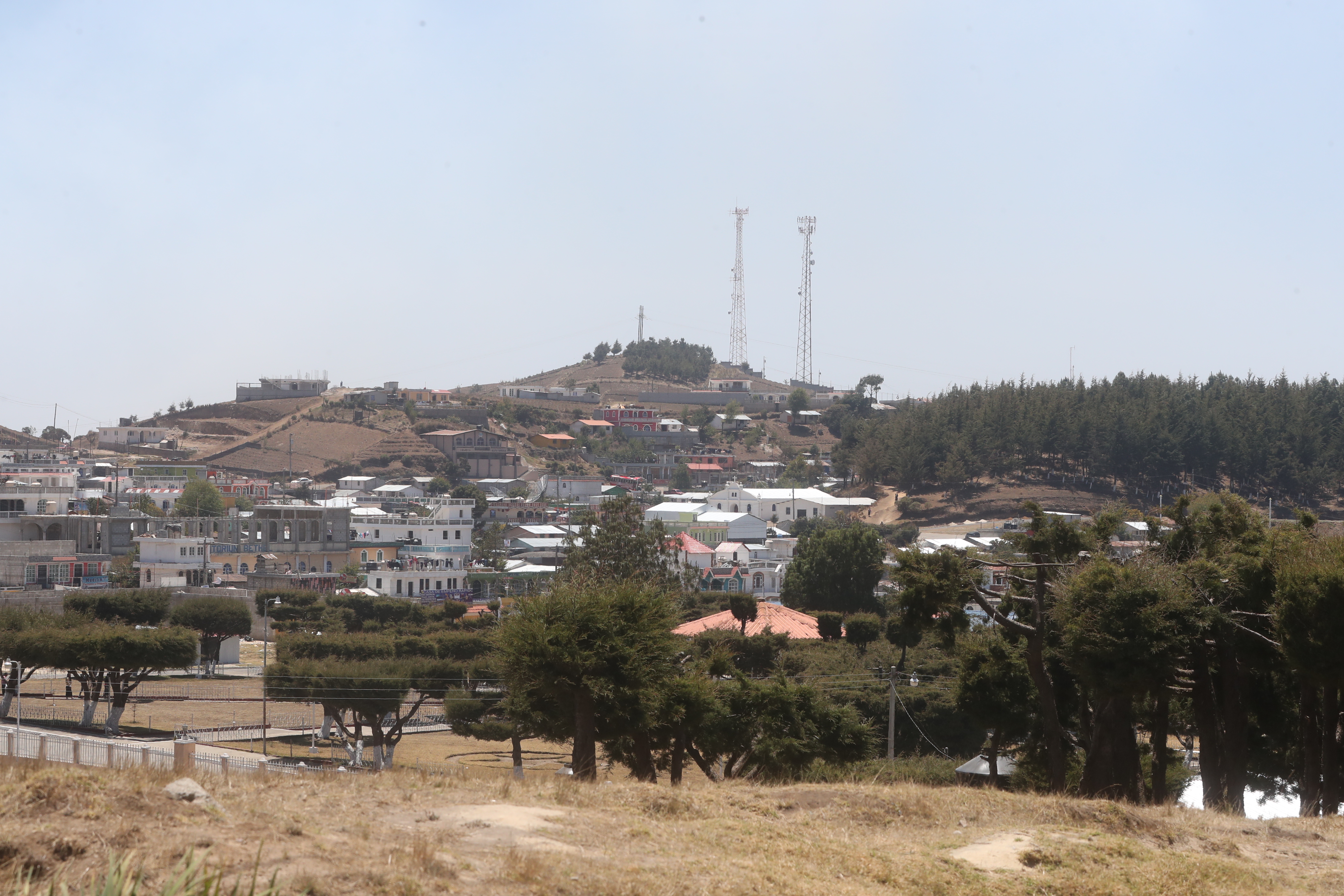 Vecinos de Santa Catarina Ixtahuacán y Nahualá se enfrentan de nuevo por un litigio de tierras. (Foto Prensa Libre: Mynor Toc) 
