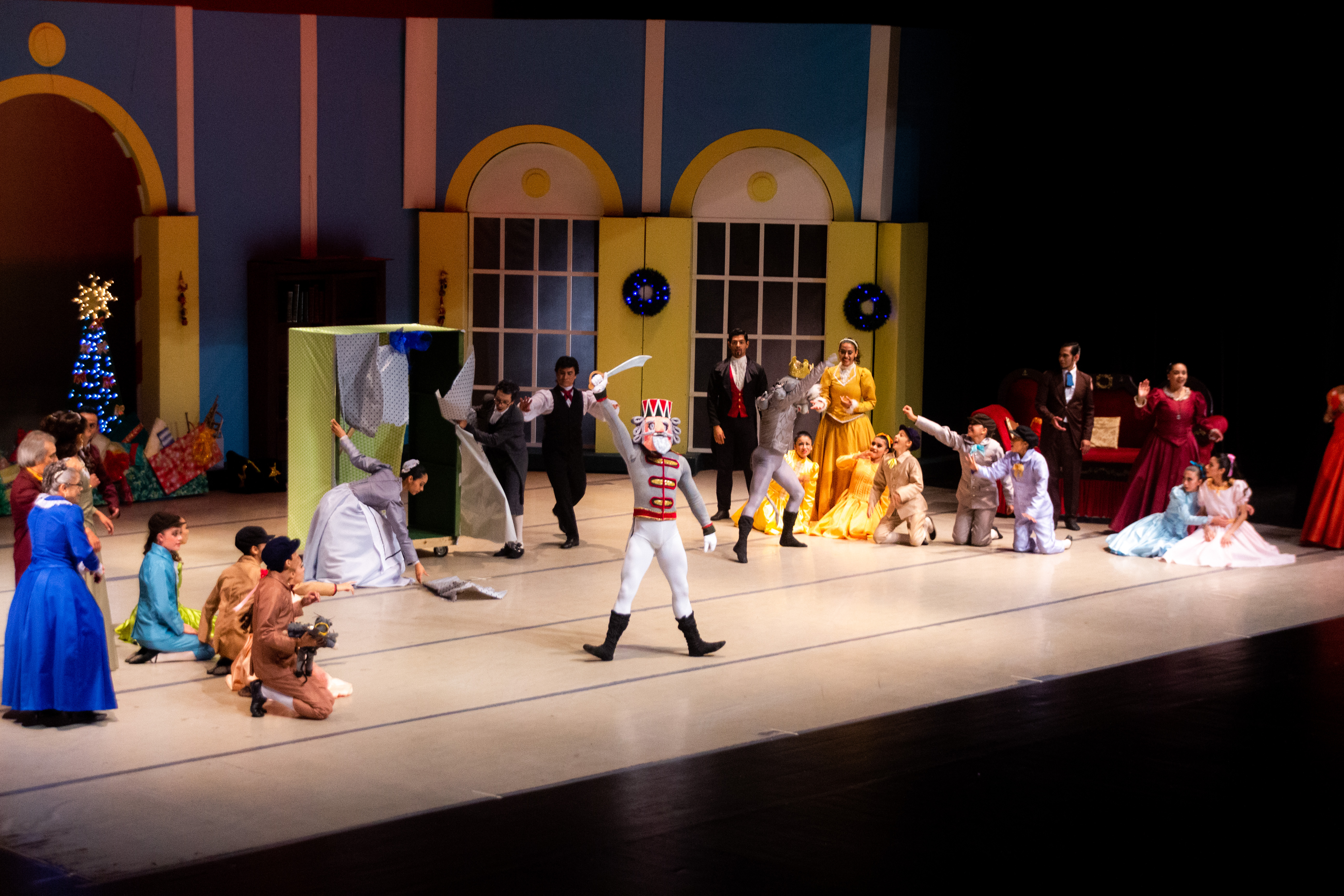 La obra El Cascanueces tiene 25 años de presentarse en el país. (Foto Prensa Libre: cortesía Ballet Nacional de Guatemala)