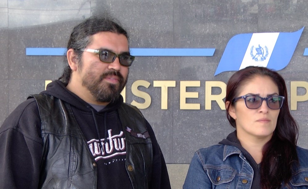 Andy López y Karen Osorio, padres de Kaila López, exponen la razón por la que ratificaron denuncia en el MP por el fallecimiento de su hija (Foto Prensa Libre: Miriam Figueroa). 