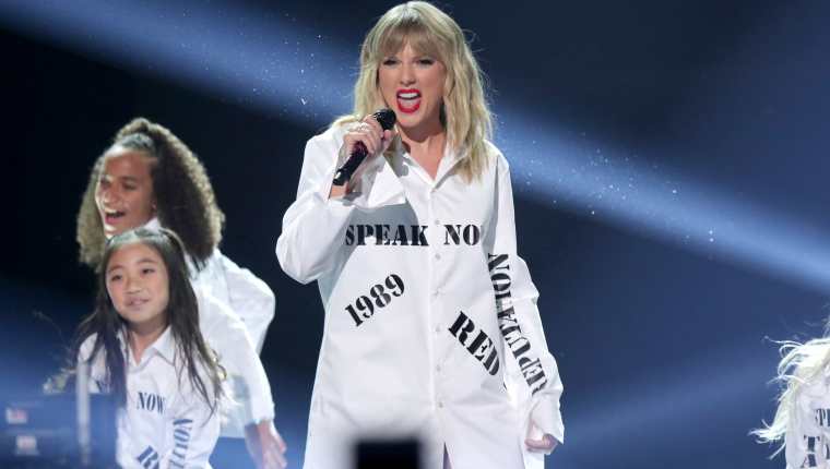 La presentación de Taylor Swift fue una de las más esperadas de la noche. (Foto Prensa Libre: JC Olivera/Getty Images/AFP).