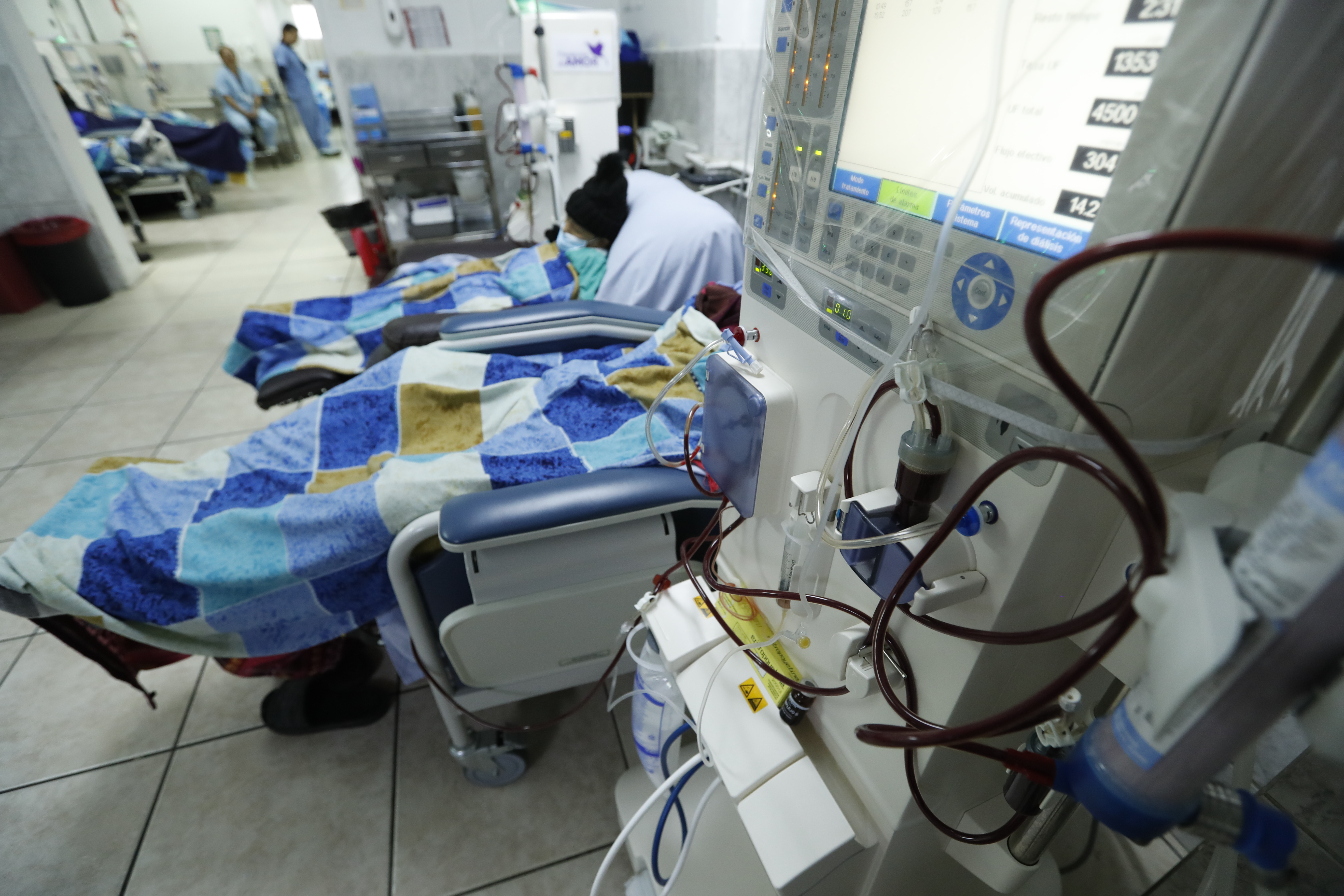 Este año se atienden cinco mil 740 pacientes por insuficiencia renal crónica en Unaerc, de ellos, dos mil 85 reciben hemodiálisis. (Foto Prensa Libre: Hemeroteca PL)