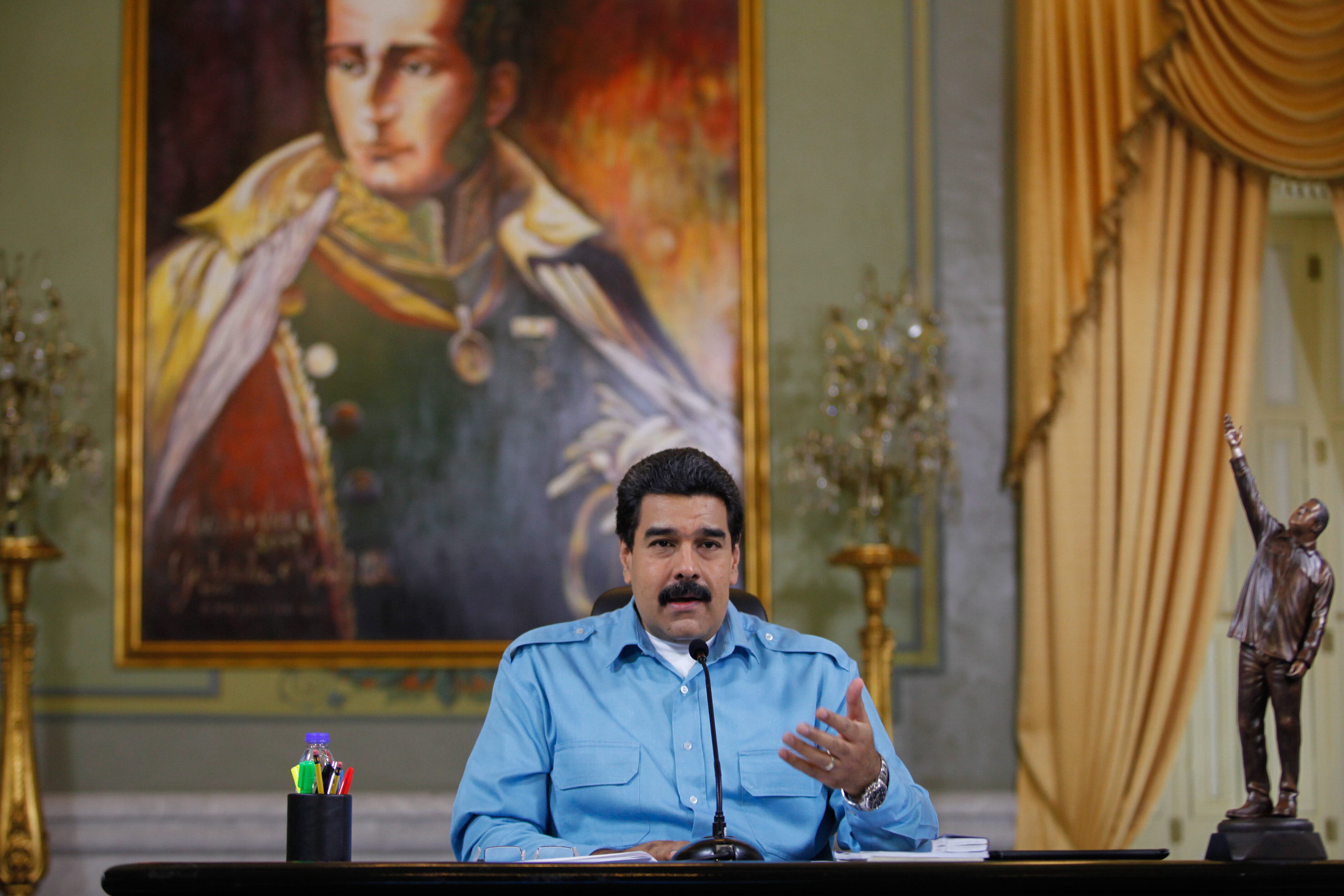 El gobierno de Maduro da un plazo de 48 horas a la delegación salvadoreña para abandonar el país. (Foto Prensa Libre: EFE)