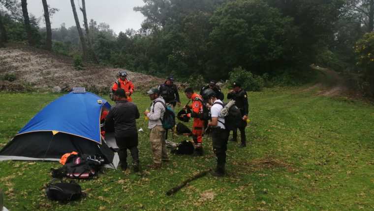 Una turista guatemalteca se extravió en las faldas del volcán Santa María, en Quetzaltenango. (Foto Prensa Libre: Conred)