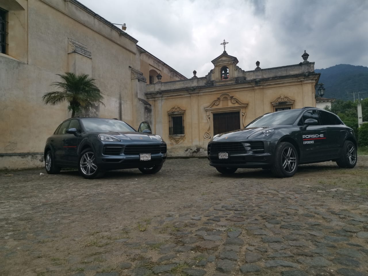 Grupo Los Tres y Porsche Guatemala realizaron el Roadtour con los modelos Macan y Cayenne. (Foto Prensa Libre: Norvin Mendoza)