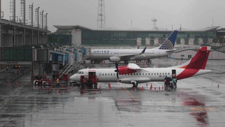 Guatemala tiene la oportunidad de firmar 22 convenios de transporte aéreo, pero esto se van a firmar hasta que no se elimine la doble tributación. (Foto: Prensa Libre: Hemeroteca PL)