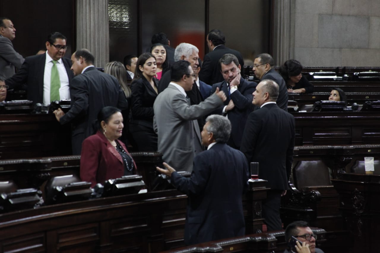 Diputados en la sesión plenaria de este 12 de noviembre. (Foto Prensa Libre: Noé Medina)