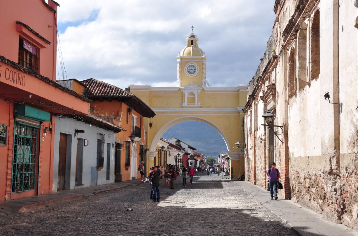 Antigua Guatemala ocupó el primer lugar entre los destinos más visitados el 1 de noviembre. (Foto Prensa Libre: Inguat)