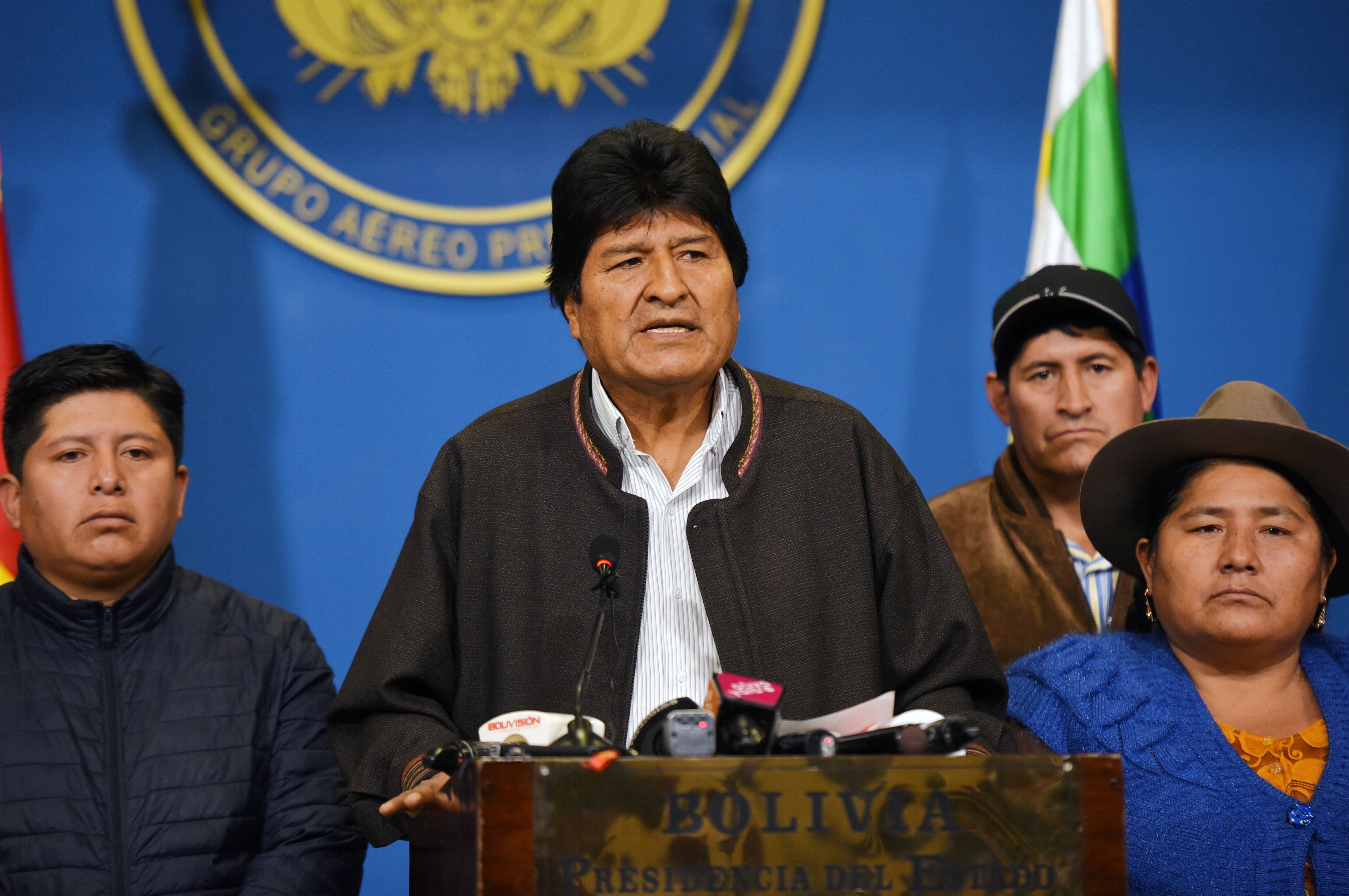 Presidente de Bolivia, Evo Morales, anuncia su renuncia por televisión. (Foto Prensa Libre: AFP)