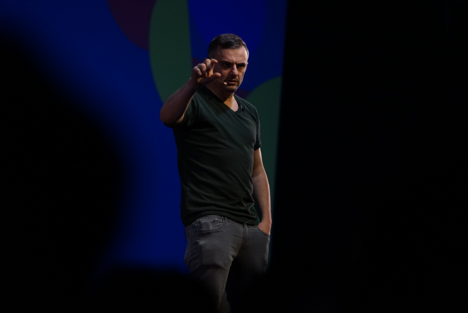 Gary Vaynerchuck durante su conferencia magistral en el INCmty en Monterrey. (Foto Prensa Libre: cortesía INCmty)