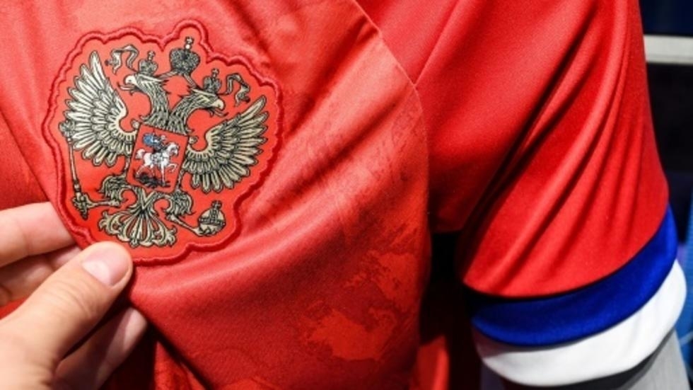 Adidas y la federación rusa frenaron el uso de la nueva camisola. (Foto Prensa Libre: AFP)