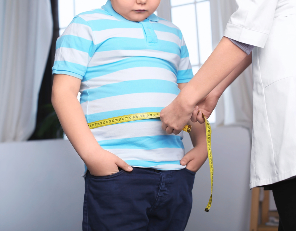 Acorde a datos de la Organización Mundial de la Salud (OMS), en 2016, 41 millones de niños menores de cinco años y más de 340 millones de niños y adolescentes de 5 a 19 años tenían sobrepeso u obesidad. (Foto Prensa Libre: Shutterstock)