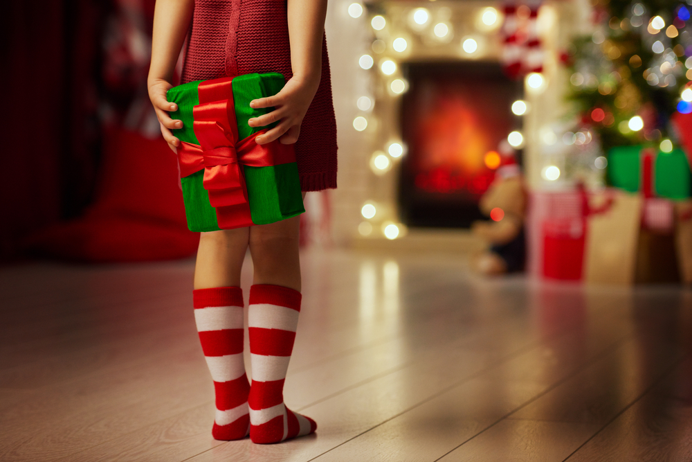 ¡Regálele una feliz Navidad a sus hijos! Todos deberíamos poder disfrutar las fiestas de fin de año. (Foto Prensa Libre: Shutterstock)