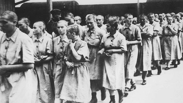 Familiares aún buscan rastros de millones de personas desaparecidas a manos de los nazis. (Foto: AFP)