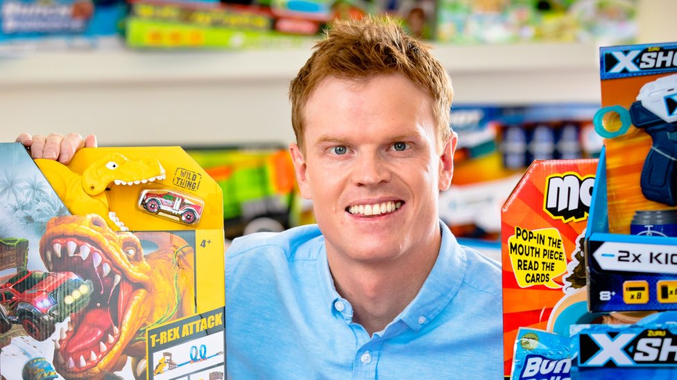 Nick creó el negocio con la ayuda de sus dos hermanos. (Foto Prensa Libre: ZURU)