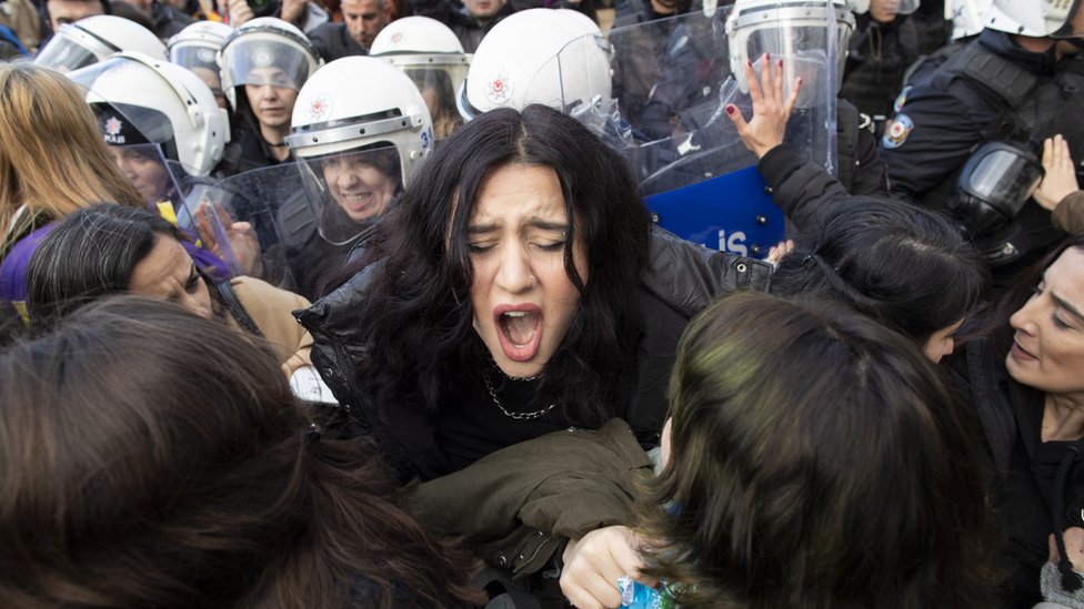 Esta no es la primera vez que las autoridades turcas reprimen una protesta feminista. Foto: EPA